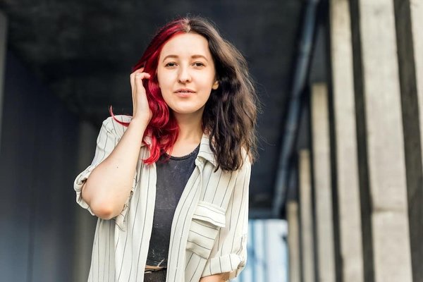 What Are the Best Techniques for Growing a Vertical Garden on a Balcony?