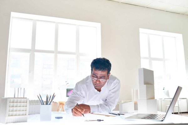 How Can UK Luxury Retailers Create Experiential Shopping Online?